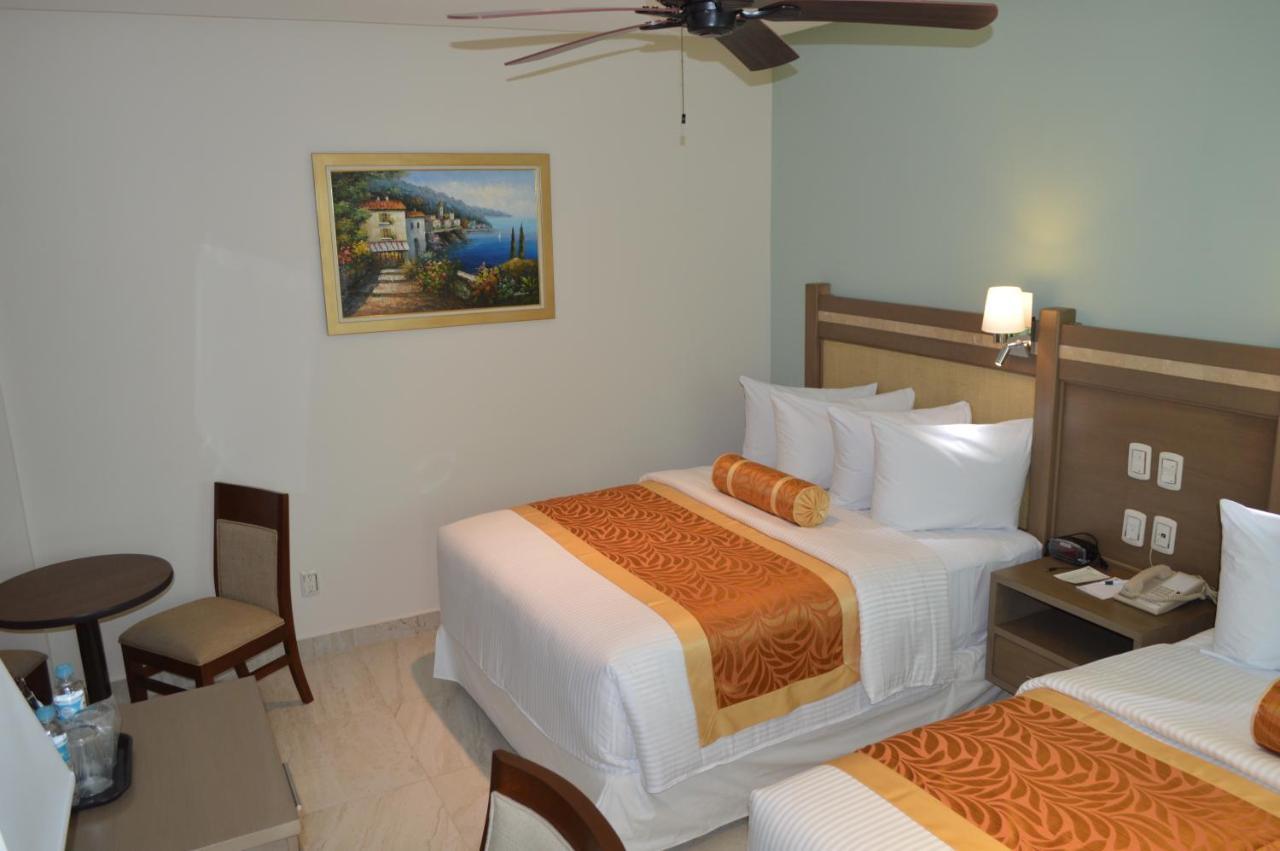 Hotel Villa Magna Poza Rica Extérieur photo