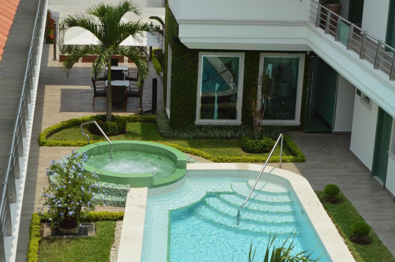 Hotel Villa Magna Poza Rica Extérieur photo