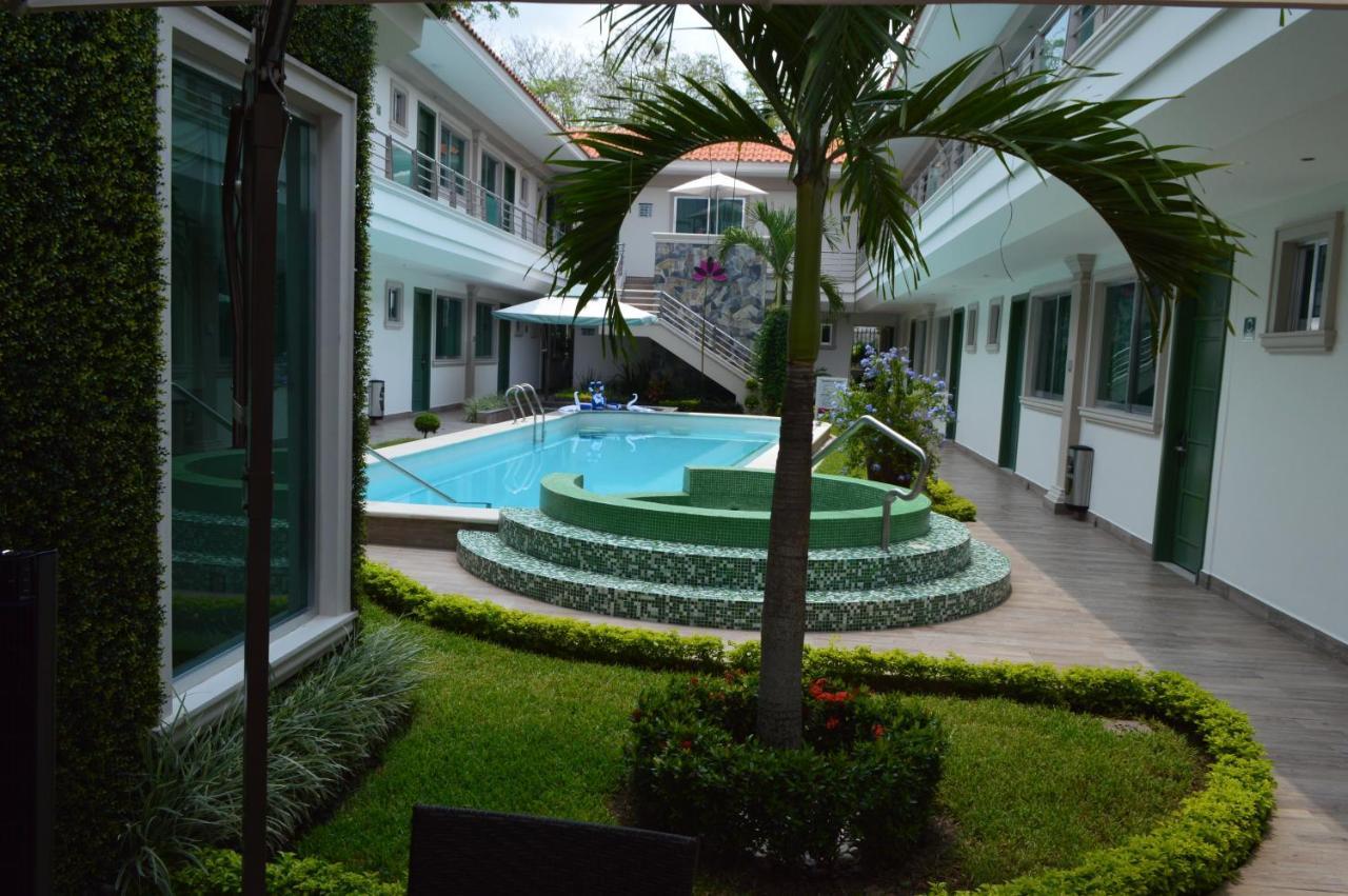 Hotel Villa Magna Poza Rica Extérieur photo